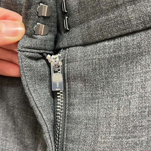 NWOT Aritzia Babaton Spotlight Cargo Pant Trouser | Size 2 Dark Grey - Picture 9 of 14